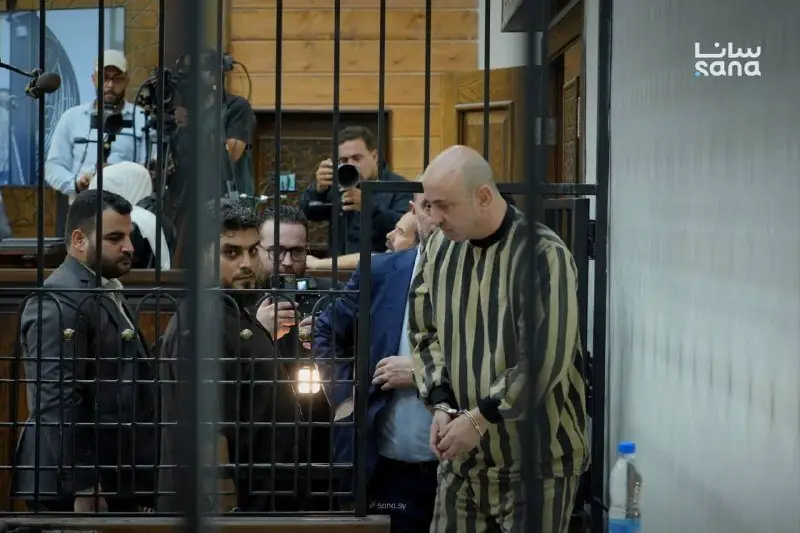 Сирийский суд приговорил двоюродного брата Башара Асада к смерти