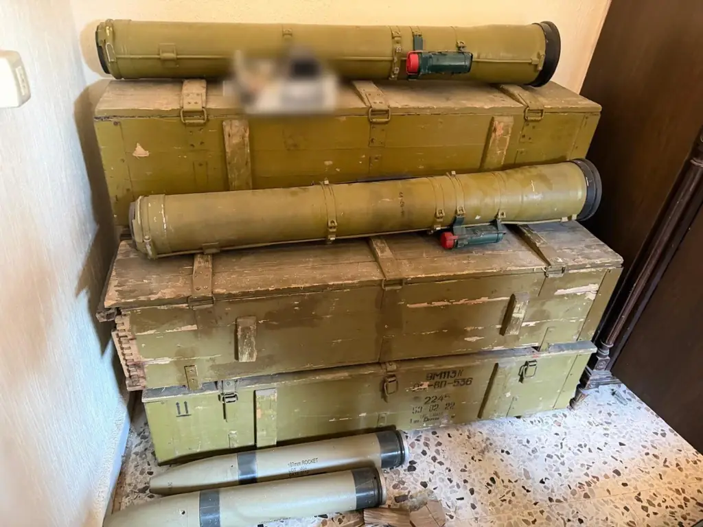 ЦАХАЛ обнаружил оружие и боеприпасы на юге Ливана