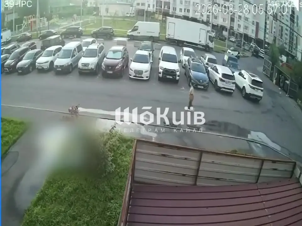 Спасение женщины при ударе дрона в Киевской области