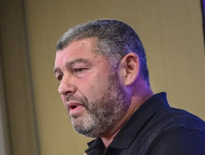 Лидер 