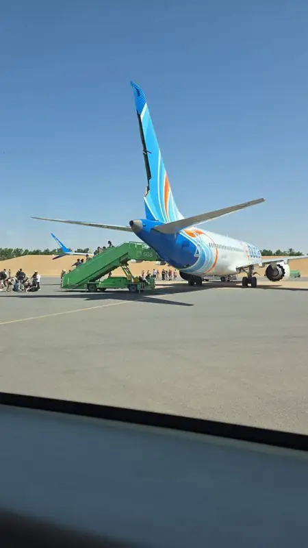 Повреждение руля направления самолета flydubai в Табуке
